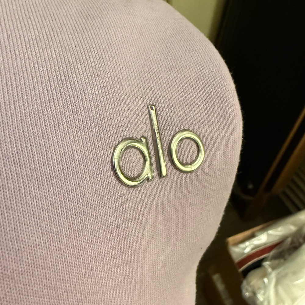 ALO Accolade Crewneck Pullover, Violet Skies, M - Picture 10 of 11